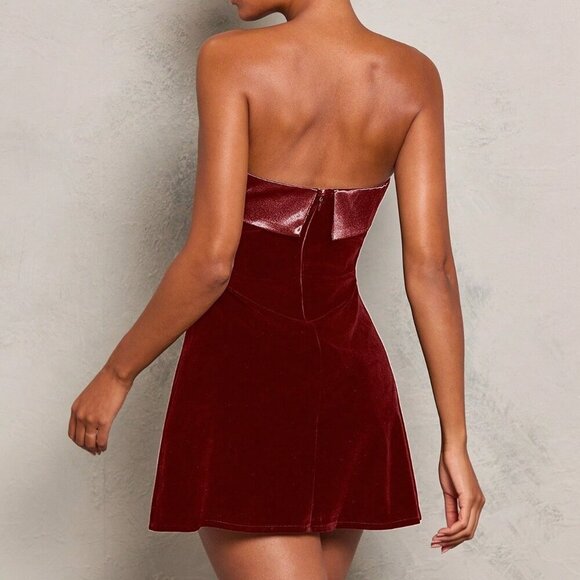Burgundy Elegant Women's Slim-Fit Velvet Straight-Neck Mini Dress - Picture 2 of 6